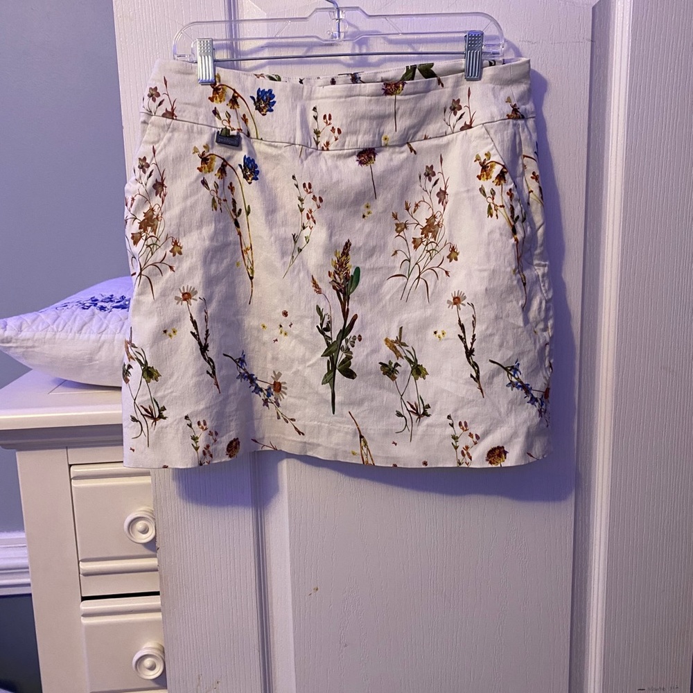 Stretchy floral skort with pockets